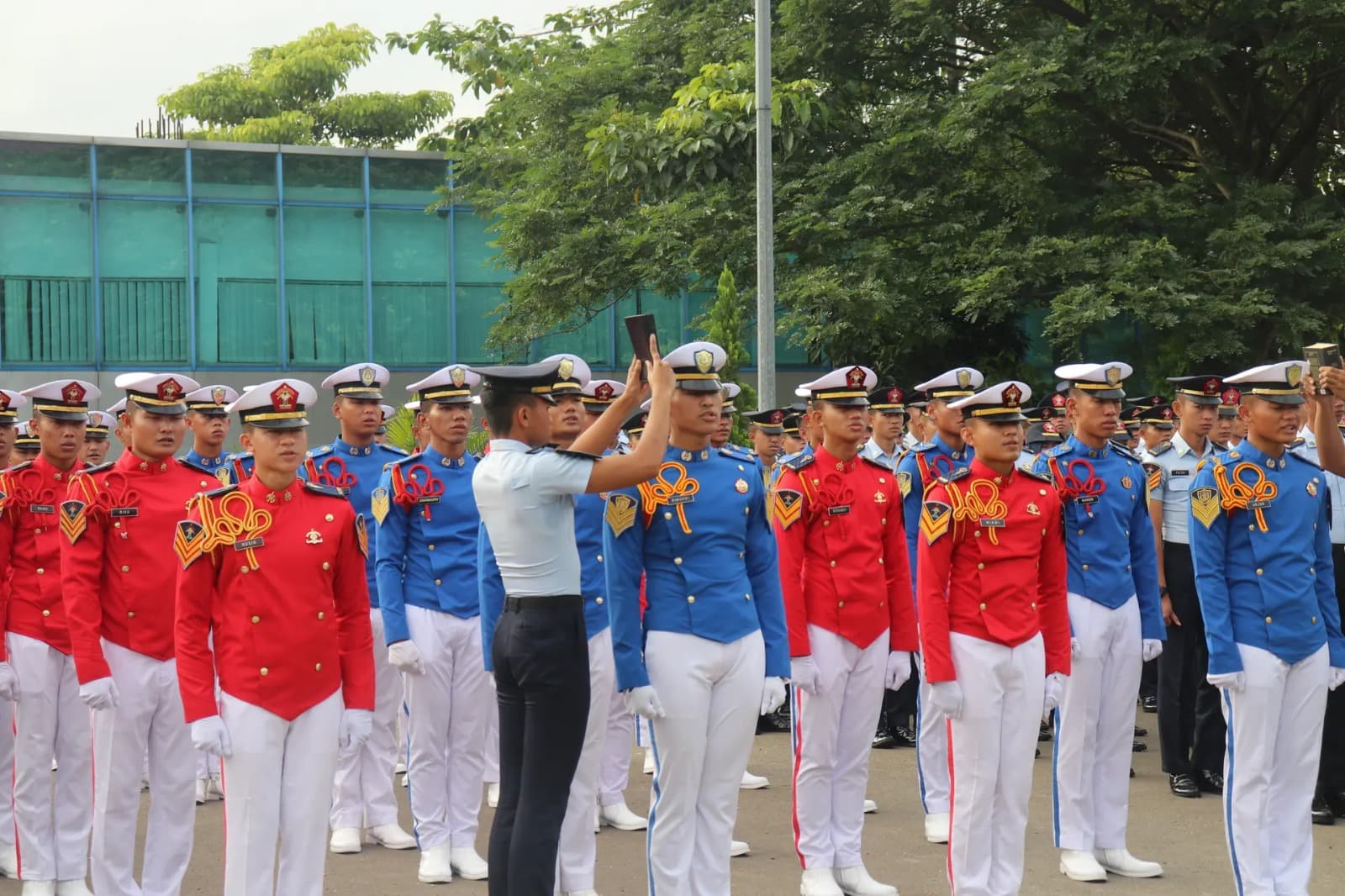 PELANTIKAN FUNGSIONARIS ANGKATAN TARUNA POLTEK IMIPAS PERIODE 2026/2027